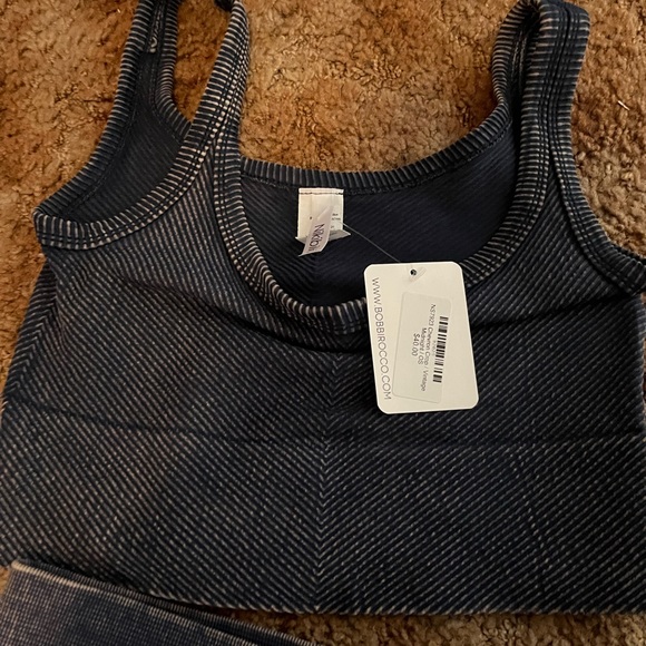 Bobbi Rocco Los Angeles yoga set - Picture 4 of 6